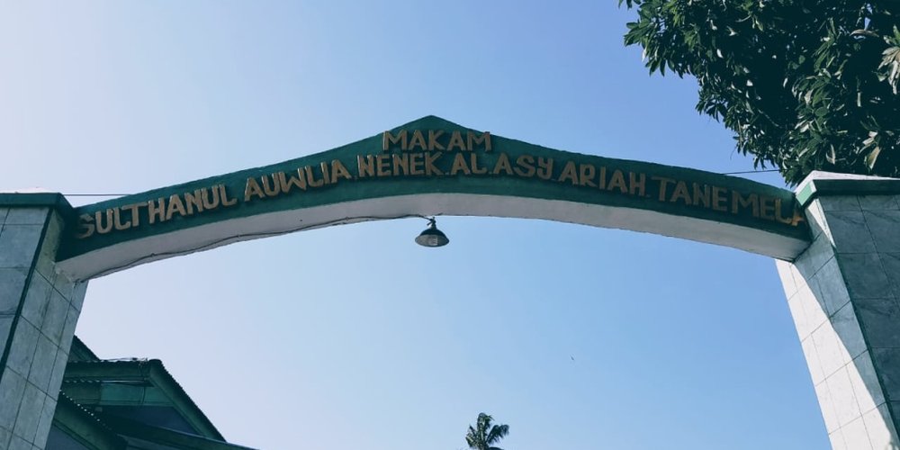 Aulia Nene Tane Mela Tomb