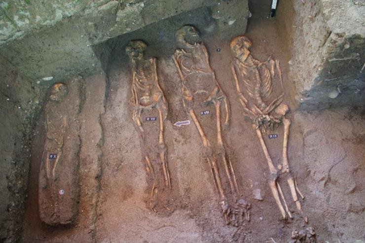 8. Culture-Oluhuta site human skeleton